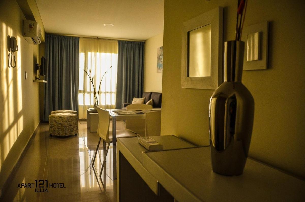 Illia 121 Apart Hotel Neuquén Buitenkant foto